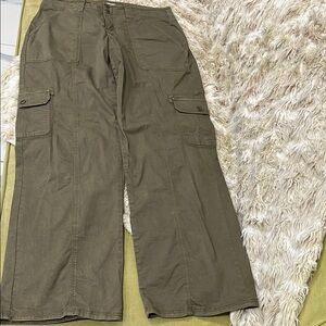 Women’s Olive Cargo Pants